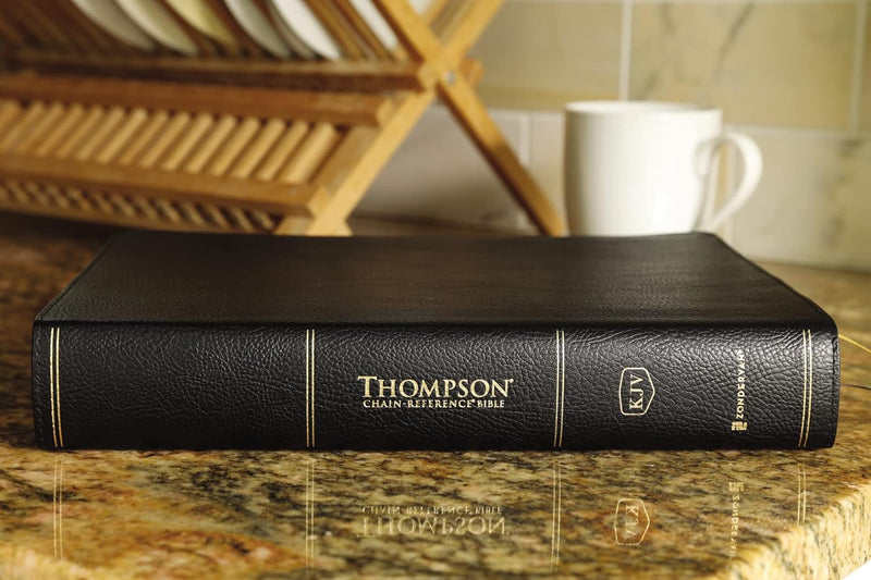 KJV, Thompson Chain-Reference Bible, Genuine Leather, Black, Red Letter, Comfort Print