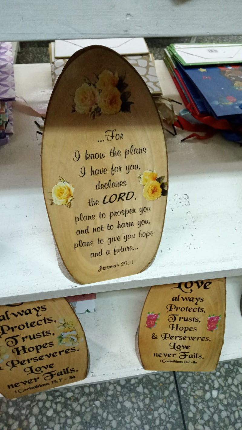 WOODEN PLAQUE - STAND (FOR I KNOW THE PLANS)
