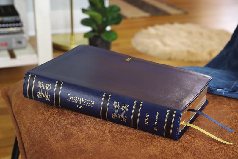 NIV, Thompson Chain-Reference Bible, Large Print, Leathersoft, Navy, Red Letter, Comfort Print