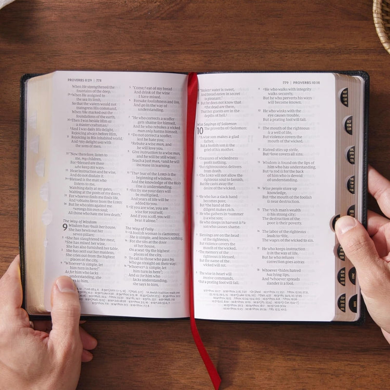 NKJV Personal Size Large Print Bible   References, Red Letter, Comfort Print (Thumb Indexed)