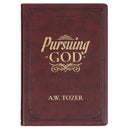 Pursuing God 366 Daily Devotions Large Print