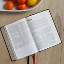 NKJV Holy Bible, Giant Print Center-Column Reference Bible