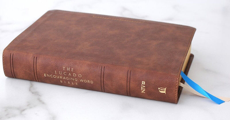 NIV, Lucado Encouraging Word Bible, Leathersoft, Brown, Comfort Print: Holy Bible,