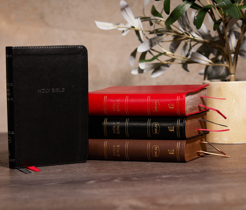 NKJV COMPACT BLACK (Reference Bible, Red Letter Edition, Comfort Print)