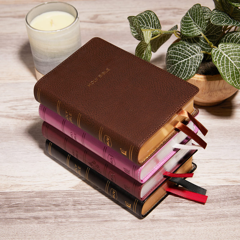 NKJV COMPACT BLACK (Reference Bible, Red Letter Edition, Comfort Print)