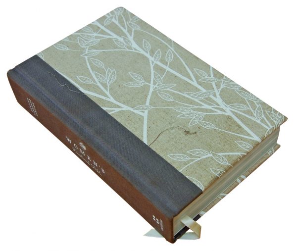 ESV WOMEN’S DEVOTIONAL CLOTH
